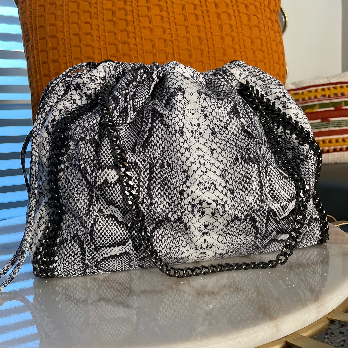 Drawstring bucket bag