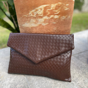 Weave envelope purse